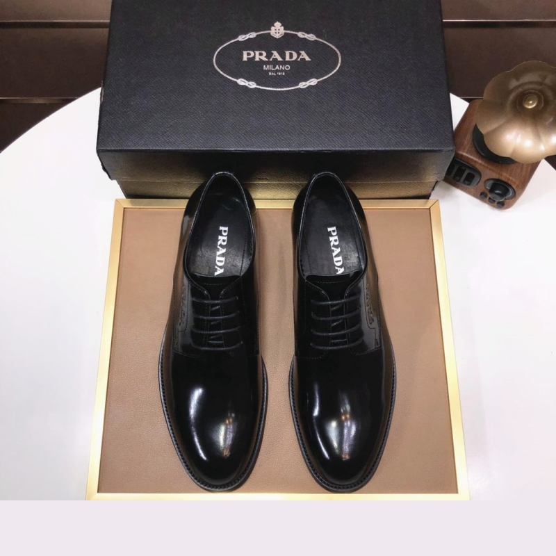 Pra*a leather shoes